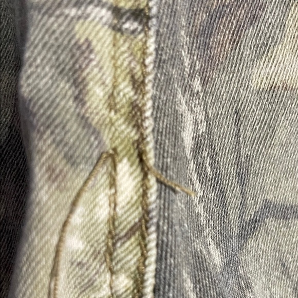 Women's Camouflage Cargo Ankle Pants - Green Beige Camo size 13 - Picture 9 of 13